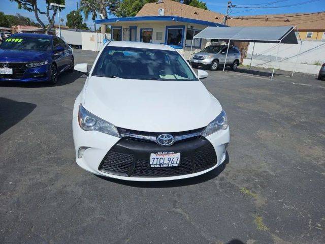 2017 Toyota Camry SE FWD photo