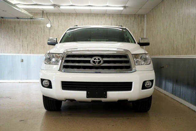 2015 Toyota Sequoia Limited 4WD photo