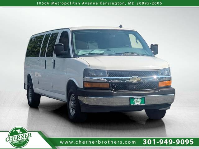 2017 Chevrolet Express LT RWD photo