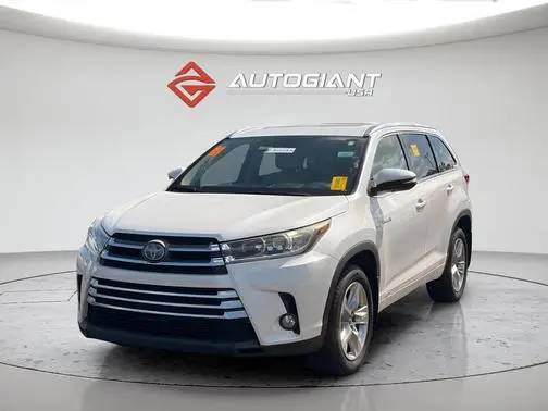 2017 Toyota Highlander  AWD photo