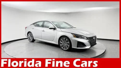 2023 Nissan Altima 2.5 SL FWD photo