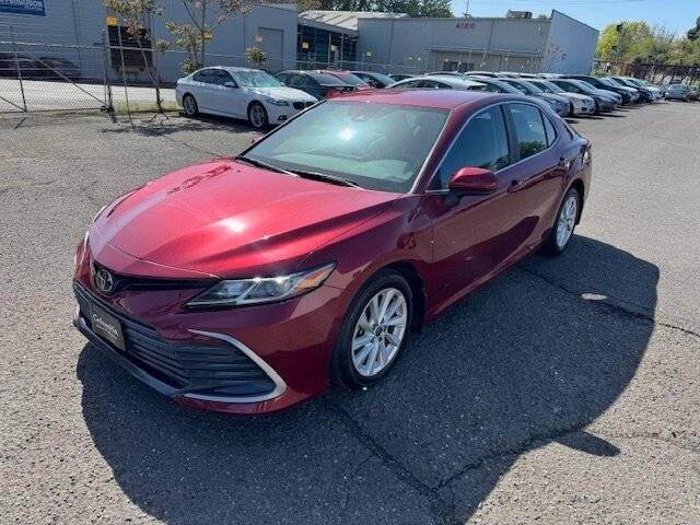 2022 Toyota Camry LE FWD photo
