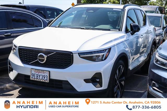 2023 Volvo XC40 Ultimate Dark Theme AWD photo