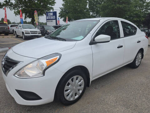 2018 Nissan Versa S Plus FWD photo