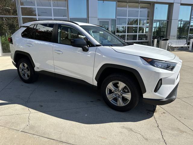 2022 Toyota RAV4 Hybrid LE AWD photo