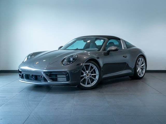 2023 Porsche 911 4 GTS AWD photo