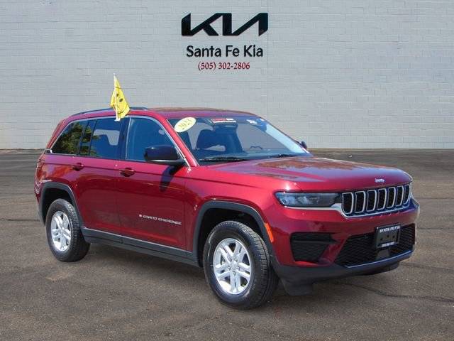 2023 Jeep Grand Cherokee Laredo 4WD photo