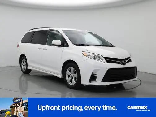 2020 Toyota Sienna LE FWD photo