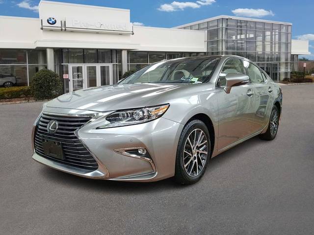 2016 Lexus ES  FWD photo