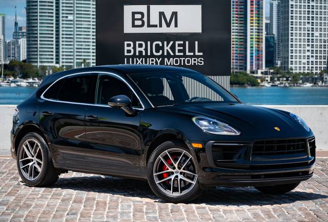 2022 Porsche Macan S AWD photo