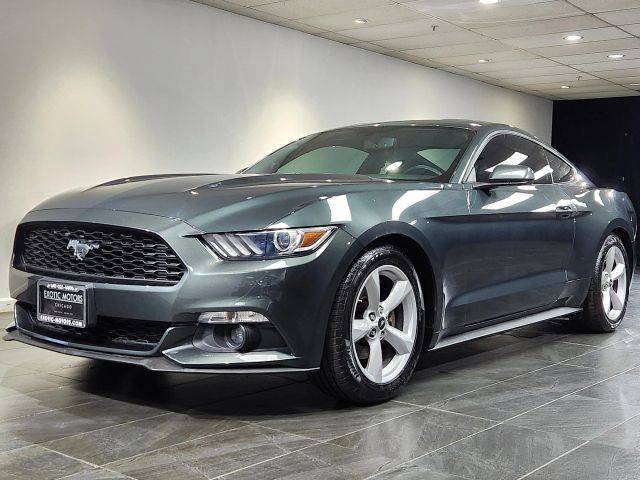 2015 Ford Mustang EcoBoost RWD photo