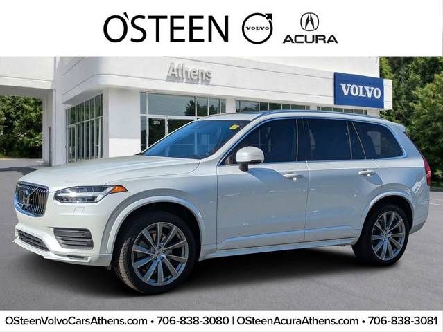 2022 Volvo XC90 Momentum AWD photo
