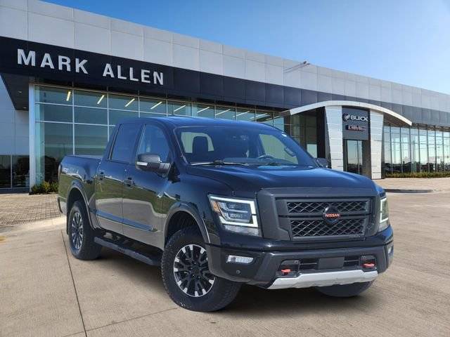 2022 Nissan Titan PRO-4X 4WD photo