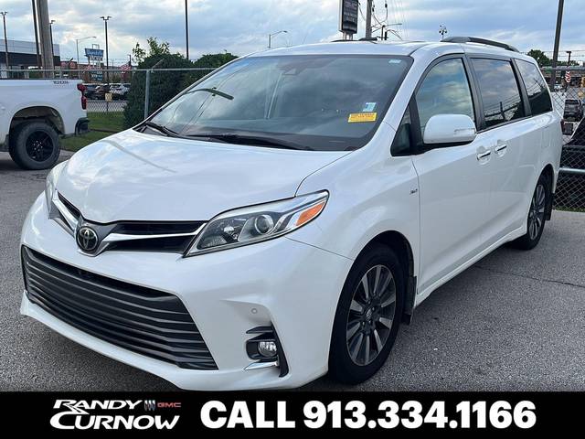 2019 Toyota Sienna XLE AWD photo