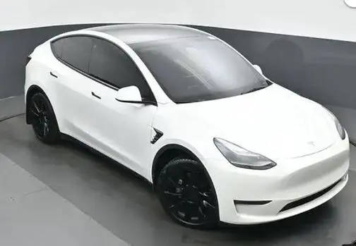 2022 Tesla Model Y Long Range AWD photo