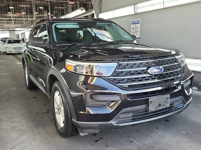 2021 Ford Explorer XLT 4WD photo