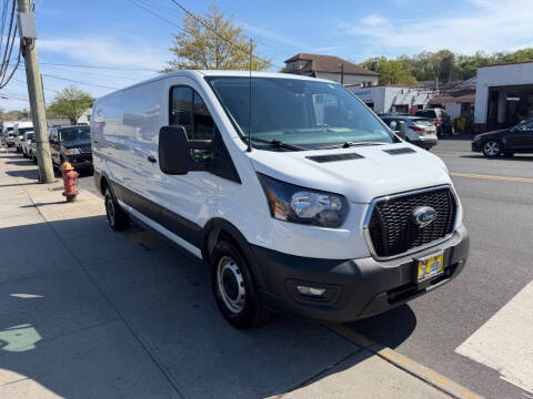 2021 Ford RWD photo