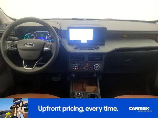 2022 Ford Maverick LARIAT FWD photo