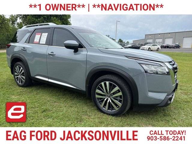 2022 Nissan Pathfinder Platinum FWD photo