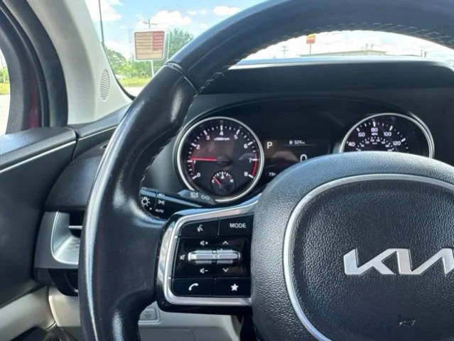 2023 Kia Carnival LX FWD photo