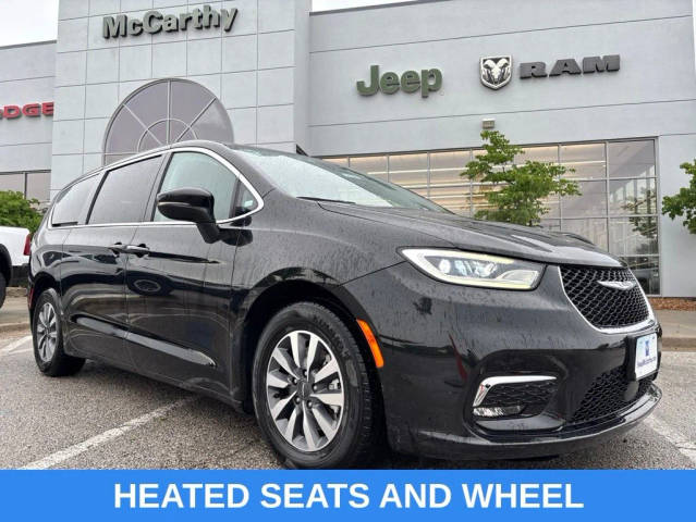2023 Chrysler Pacifica Minivan Hybrid Touring L FWD photo