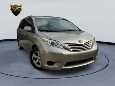2015 Toyota Sienna FWD photo
