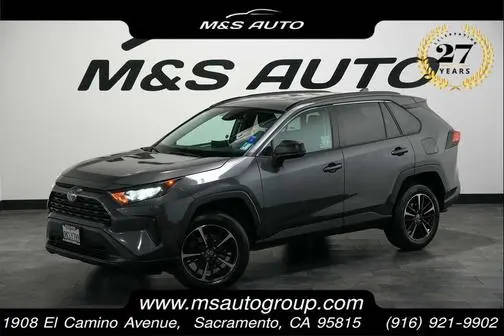 2021 Toyota RAV4 LE AWD photo