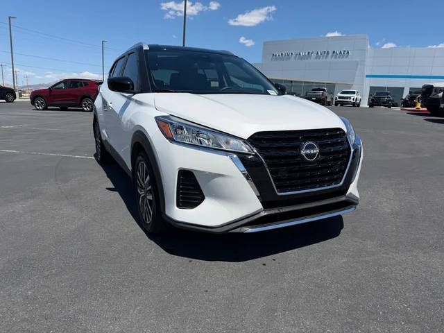 2022 Nissan Kicks SV FWD photo