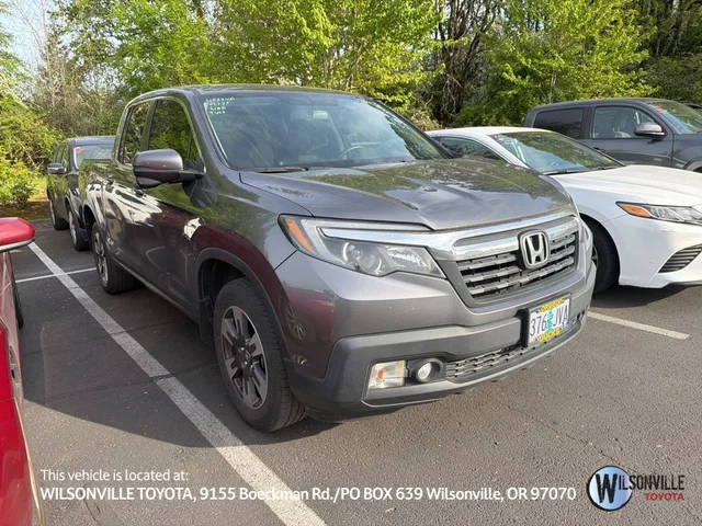 2017 Honda Ridgeline RTL-T AWD photo