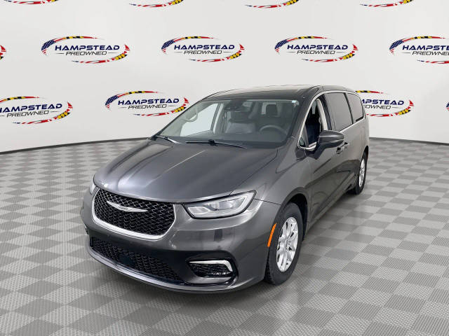 2023 Chrysler Pacifica Minivan Touring L FWD photo