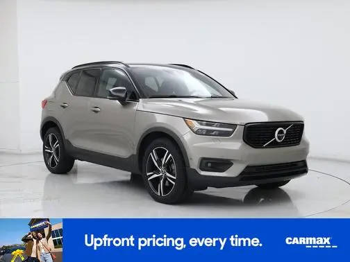 2022 Volvo XC40 R-Design AWD photo