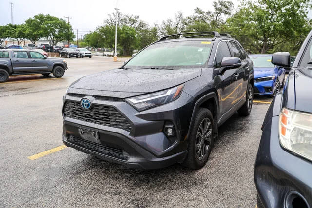 2022 Toyota RAV4 Hybrid XLE Premium AWD photo