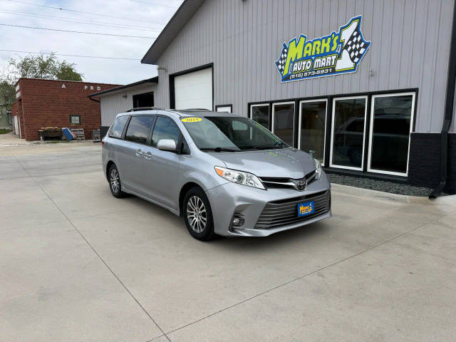 2018 Toyota Sienna XLE Auto Access Seat FWD photo