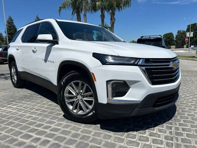 2023 Chevrolet Traverse LT Leather AWD photo