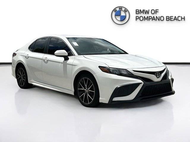 2021 Toyota Camry SE FWD photo