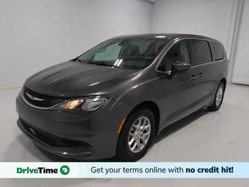 2021 Chrysler Voyager LX FWD photo
