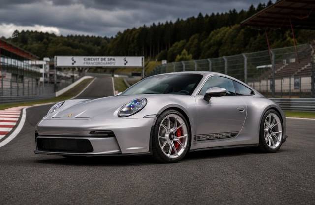 2023 Porsche 911 GT3 GT3 w/Touring Package RWD photo