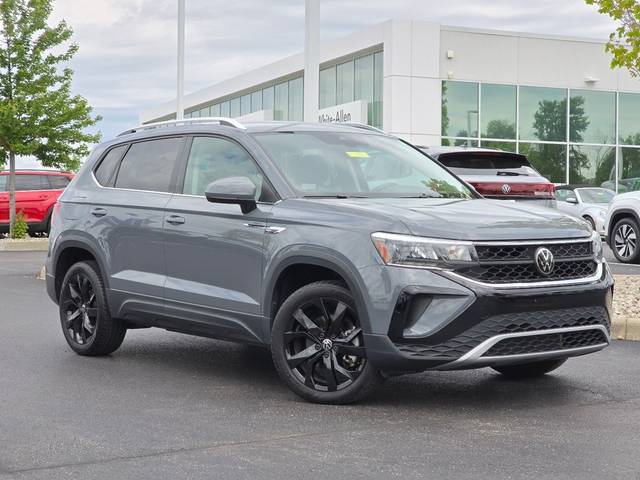 2023 Volkswagen Taos SE FWD photo