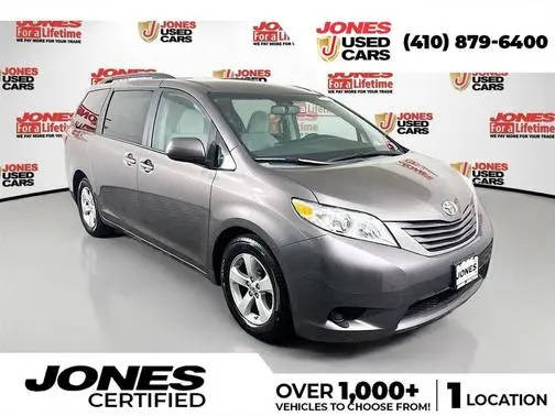 2015 Toyota Sienna LE FWD photo