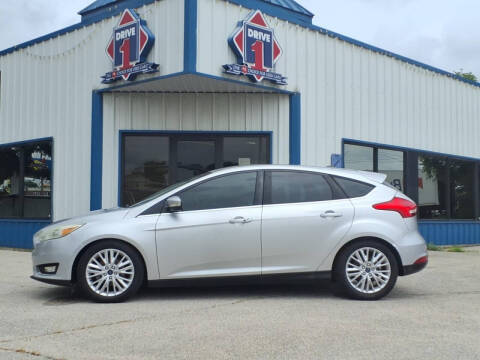 2015 Ford Focus Titanium FWD photo
