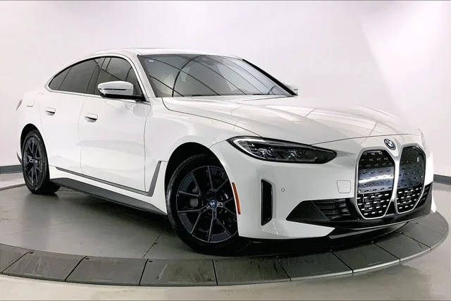 2023 BMW i4 eDrive35 RWD photo