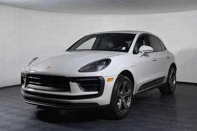 2023 Porsche Macan AWD photo