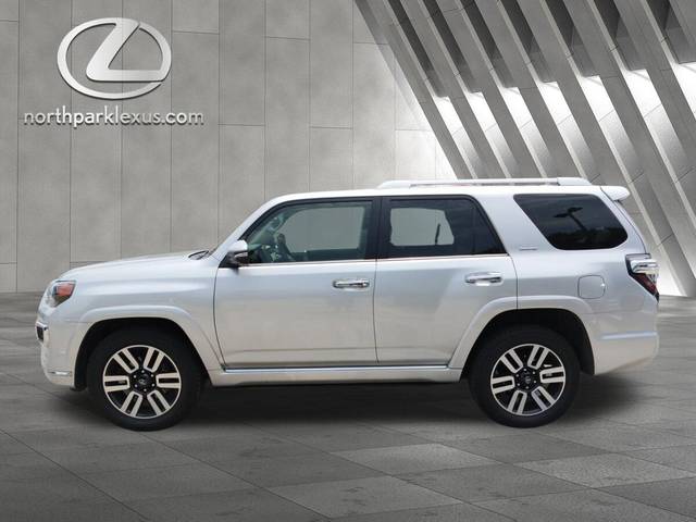2022 Toyota 4Runner Limited 4WD photo