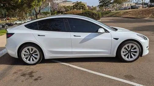 2022 Tesla Model 3 RWD photo