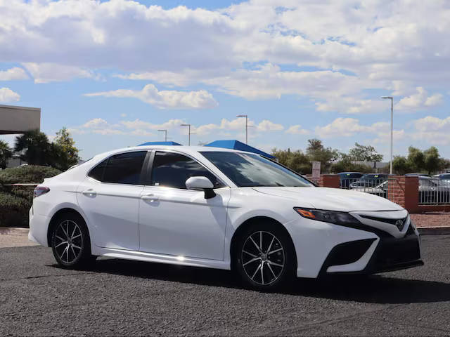 2023 Toyota Camry SE FWD photo
