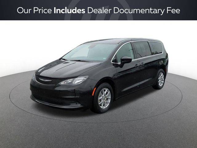 2023 Chrysler Voyager LX FWD photo