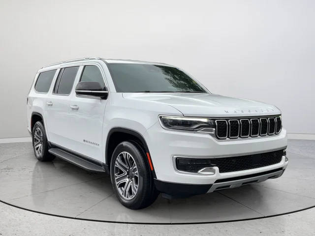 2023 Jeep Wagoneer L Series II RWD photo
