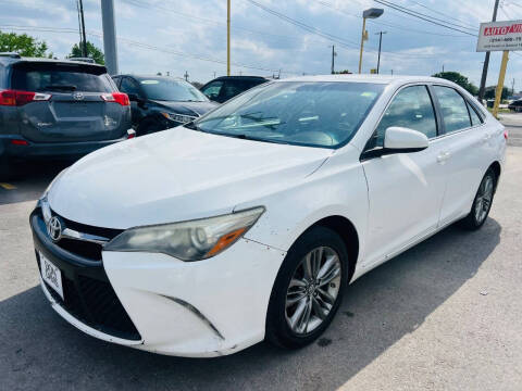 2017 Toyota Camry  FWD photo