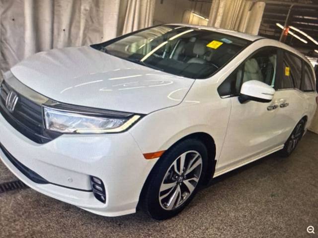 2022 Honda Odyssey Touring FWD photo