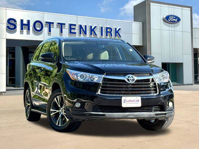 2016 Toyota Highlander XLE FWD photo